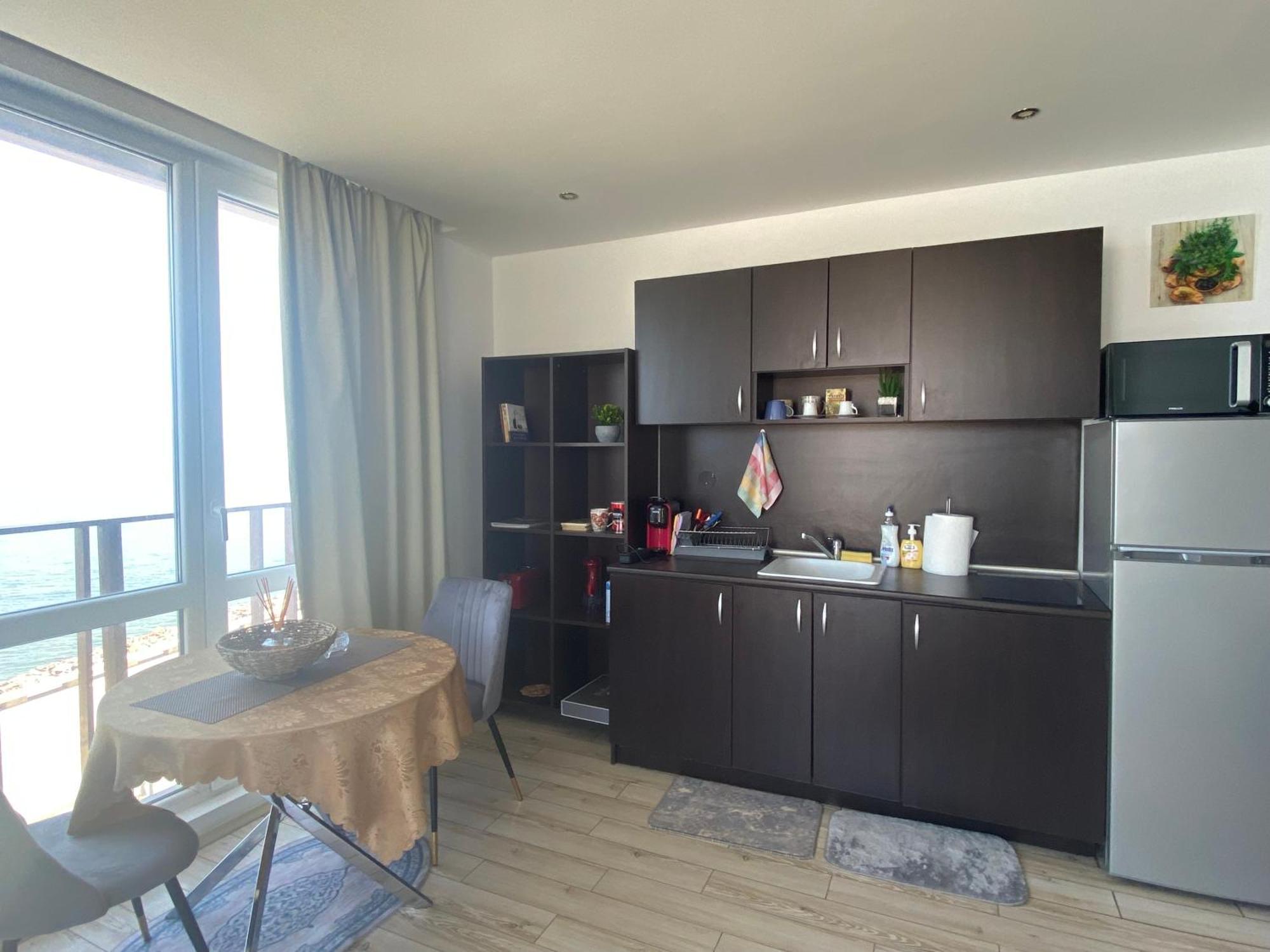 Paradiso 207 Two Bedroom Apartment เนเซบาร์ ภายนอก รูปภาพ